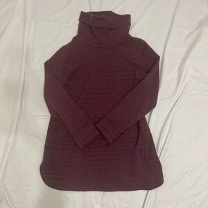 Duluth turtleneck sweater, maroon/burgundy heathered w/ pockets size large